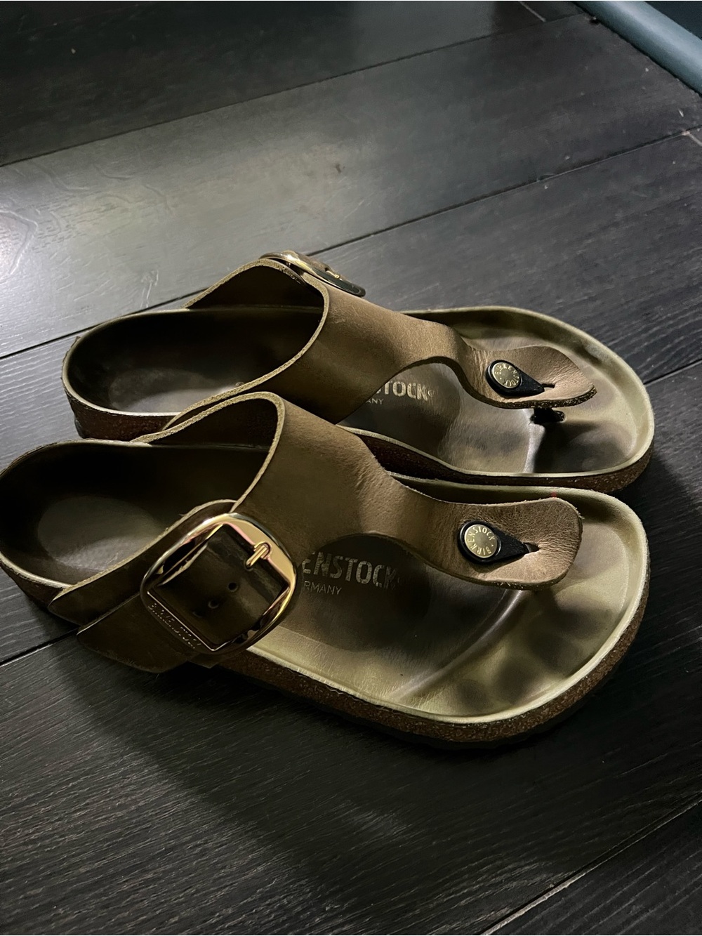Birkenstock Gizeh Sandals, olive green